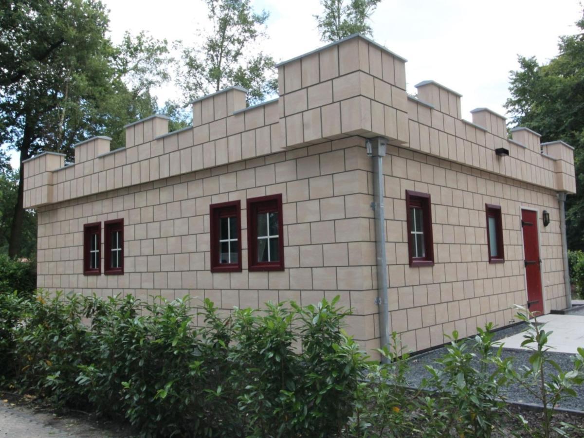 Designed Home With Bedstead Surrounded By Forest 德布尔特 外观 照片