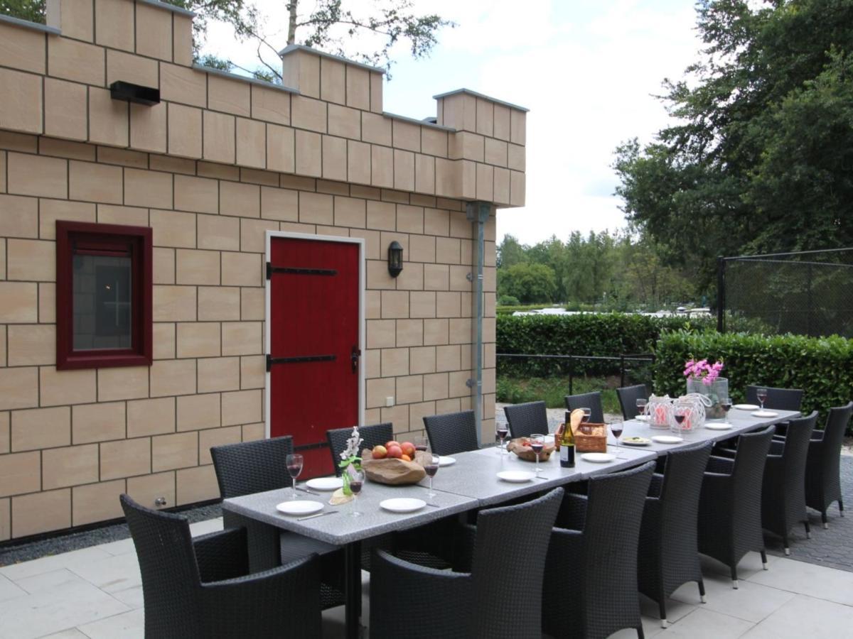 Designed Home With Bedstead Surrounded By Forest 德布尔特 外观 照片